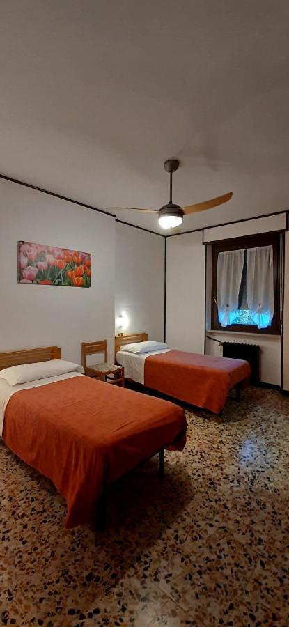 Hotel Isolabella Bussoleno エクステリア 写真