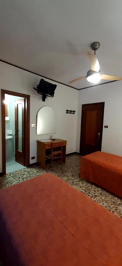 Hotel Isolabella Bussoleno エクステリア 写真